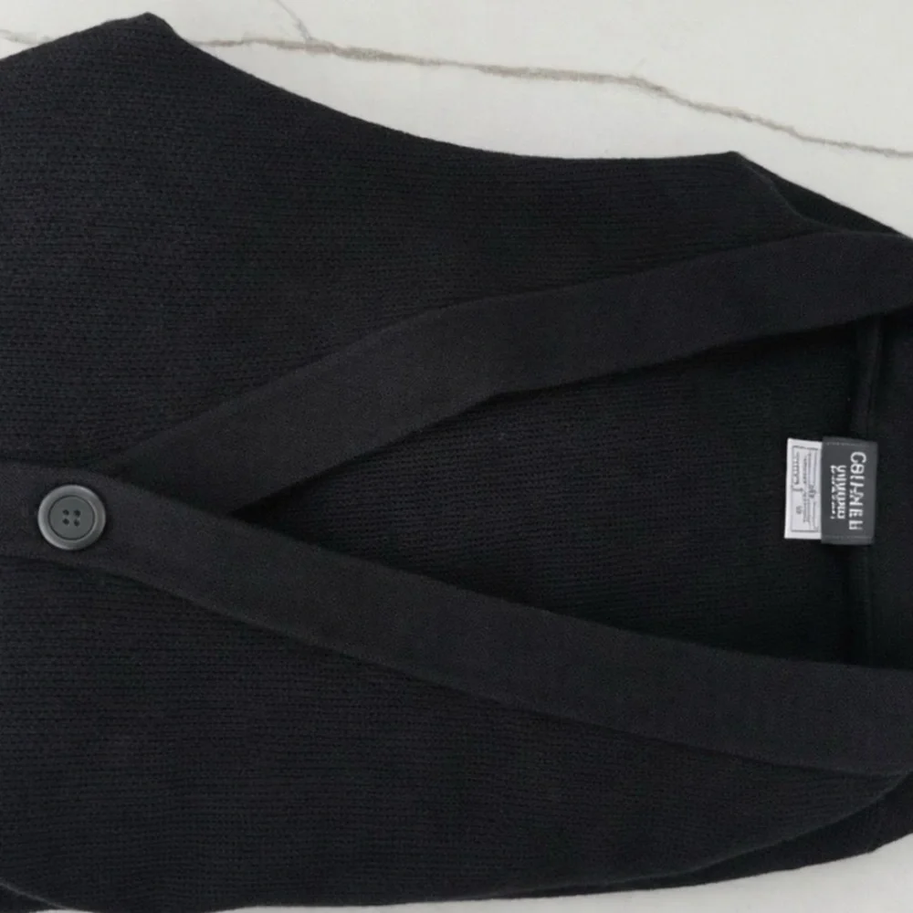 CHANEL Men's Dark Navy Button-Front Cardigan with Contrast Trim - Picture 2 of 5